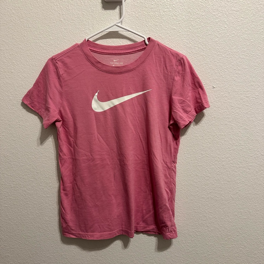 Nike Dri Fit Women’s Pink Short Sleeve  Tee size S pre owned